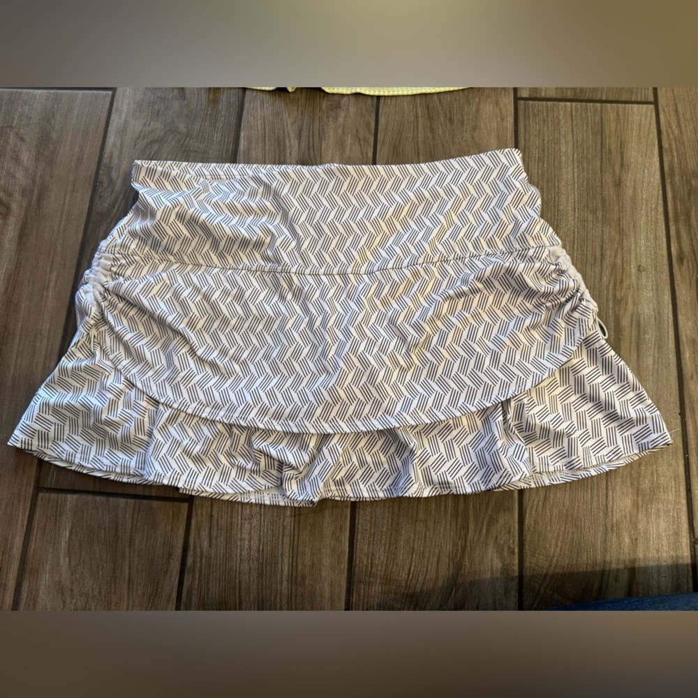Lucky in Love White and black Patterned Mini Skirt size large